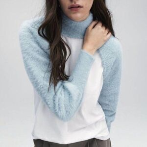 Zara Blue Faux Fur Arm Warmers Medium